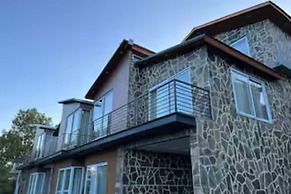 Galiyat 3BR Cottage Forest Views