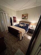 Spacious 4-season Cabin With Lakefront Views in Silver Sands