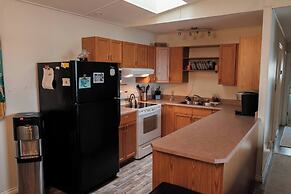 Spacious 4-season Cabin With Lakefront Views in Silver Sands