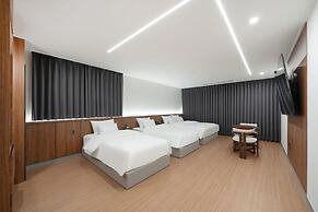 BROWN DOT HOTEL WANJU BONGDONG