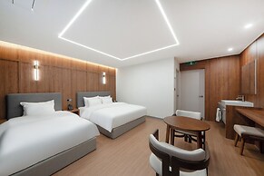 BROWN DOT HOTEL WANJU BONGDONG