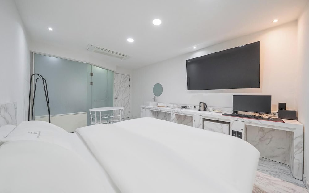 Hassen Sillim K2 Hotel