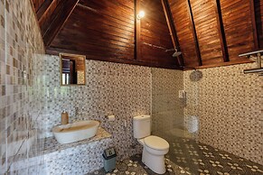 Kelingking Terrace Cottage