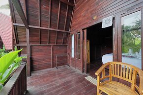 Kelingking Terrace Cottage