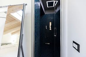 Blue Diamond Suite