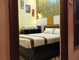 Fauzi Rasoi & Guest House