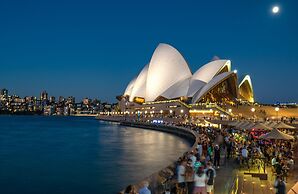 A Comfy & Spacious 2BR Apt Harbour View