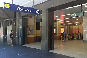 Bright & Spacious Stay for 6 Near Darling Harbour