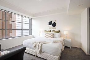 Cozy 2BR Apartment Steps From Darling Harbour