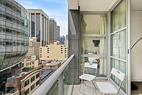 Spacious Modern Apt for 6, Next to Darling Harbour