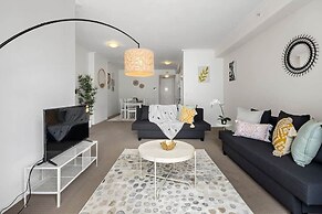 Spacious Modern Apt for 6, Next to Darling Harbour