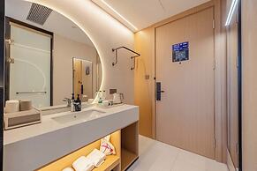 LIS vision hotel