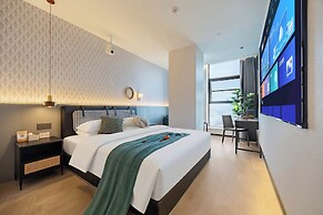 LIS vision hotel