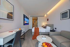 LIS vision hotel