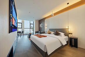 LIS vision hotel