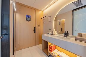 LIS vision hotel
