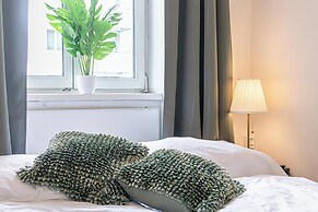 Modern Studio with Easy City Access