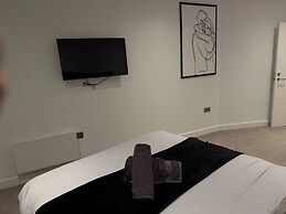 Luxurious 2 bed City View Apartment