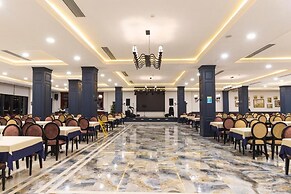 Macara Lake Park Hotel