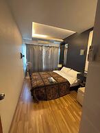 Quiet Condo, Minutes to Everything