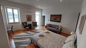 Royal Balcony al Mare