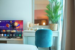 Luxury Studio with  Private Beach
