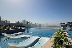 Luxury Studio with  Private Beach