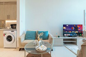 Luxury Studio with  Private Beach