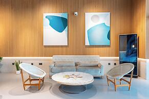 Luxury Studio with  Private Beach