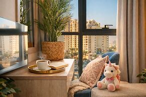 Luxury Studio with  Private Beach