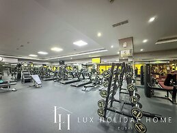 LUX The JLT Gold Crest Suite