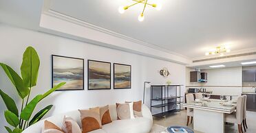 LUX The JLT Gold Crest Suite
