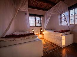 Eningu Kalahari Lodge cc
