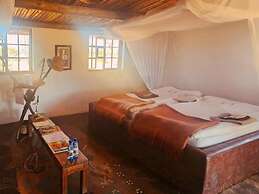 Eningu Kalahari Lodge cc