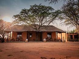 Eningu Kalahari Lodge cc