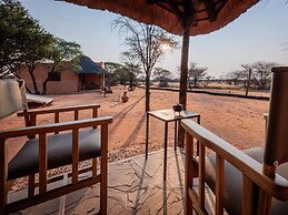 Eningu Kalahari Lodge cc