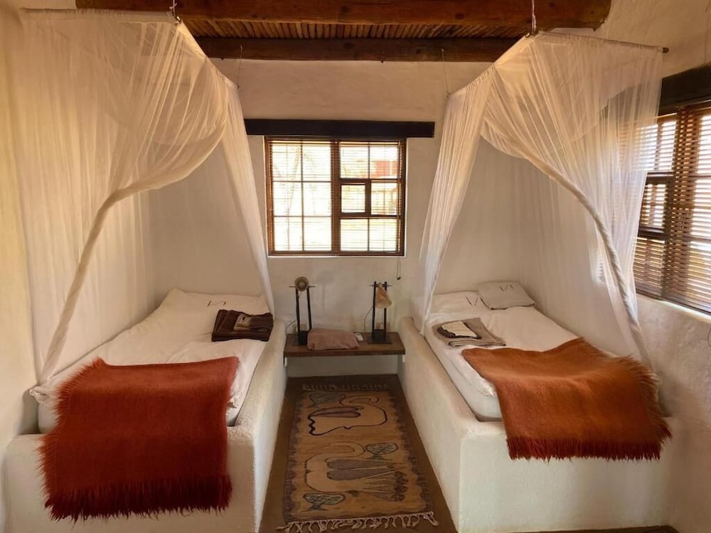 Eningu Kalahari Lodge cc