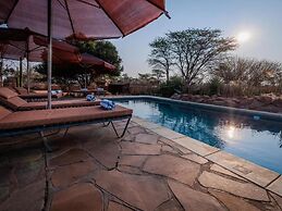 Eningu Kalahari Lodge cc