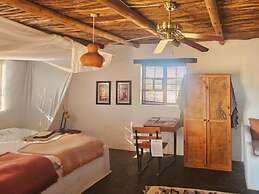 Eningu Kalahari Lodge cc