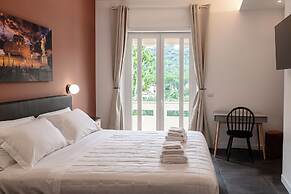 Flora Guest House
