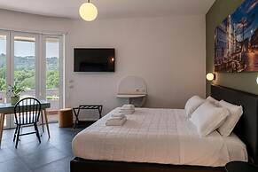 Flora Guest House