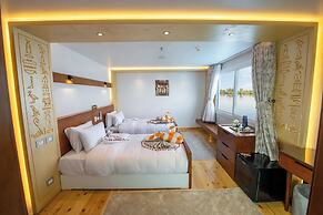 Dahabiya Azhar II Luxury Cruise