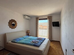 Apartments Benzia