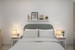 Modern & Central 2 BR Ensuite Retreat