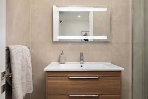 Modern & Central 2 BR Ensuite Retreat