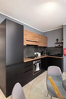 Modern 1BD Maisonette & Private BackYard