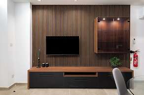Modern 1BD Maisonette & Private BackYard