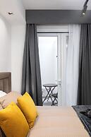 Modern 1BD Maisonette & Private BackYard