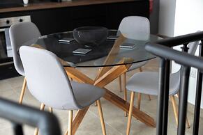 Big 2BD Duplex Penthouse & Large Terrace