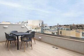 Big 2BD Duplex Penthouse & Large Terrace
